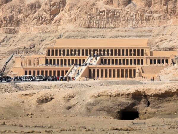 Private Guided Tour to Luxor from Hurghada Valley of Kings & Karnak