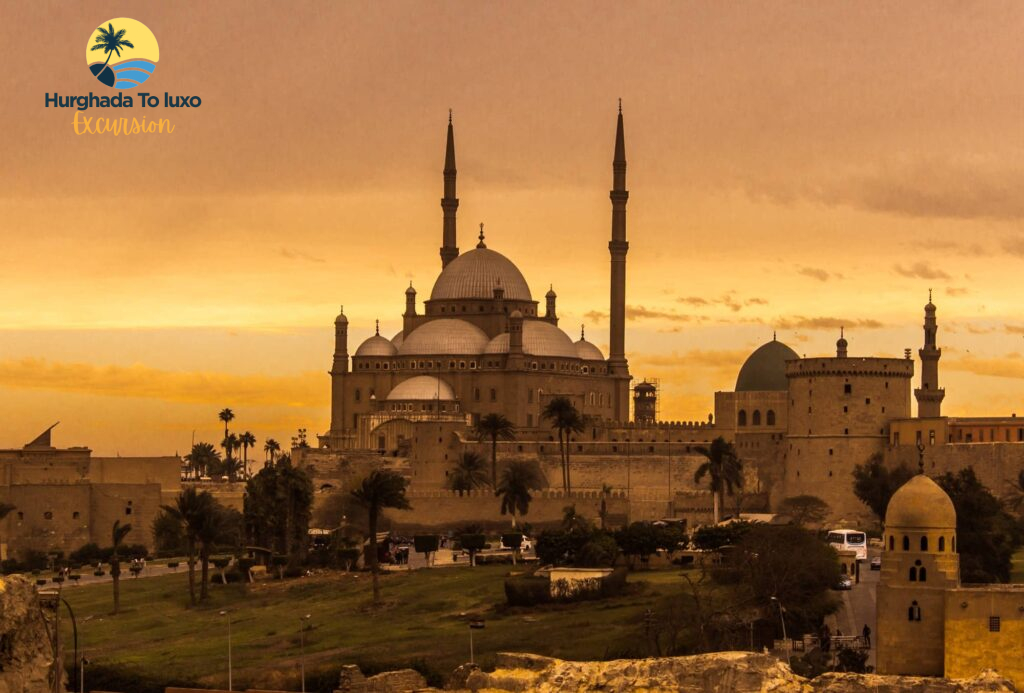 Private Cairo Day Trip from Hurghada by Bus | Egyptian Museum & Pyramids