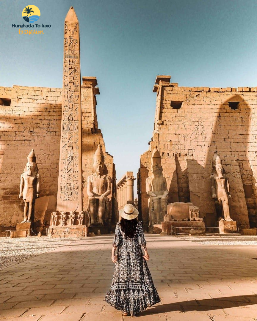 Lever de soleil sur le temple de Karnak
